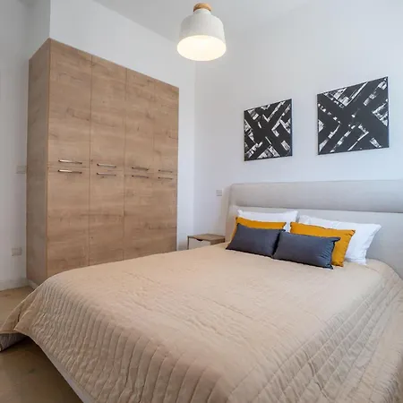 View 101 2 Bed *